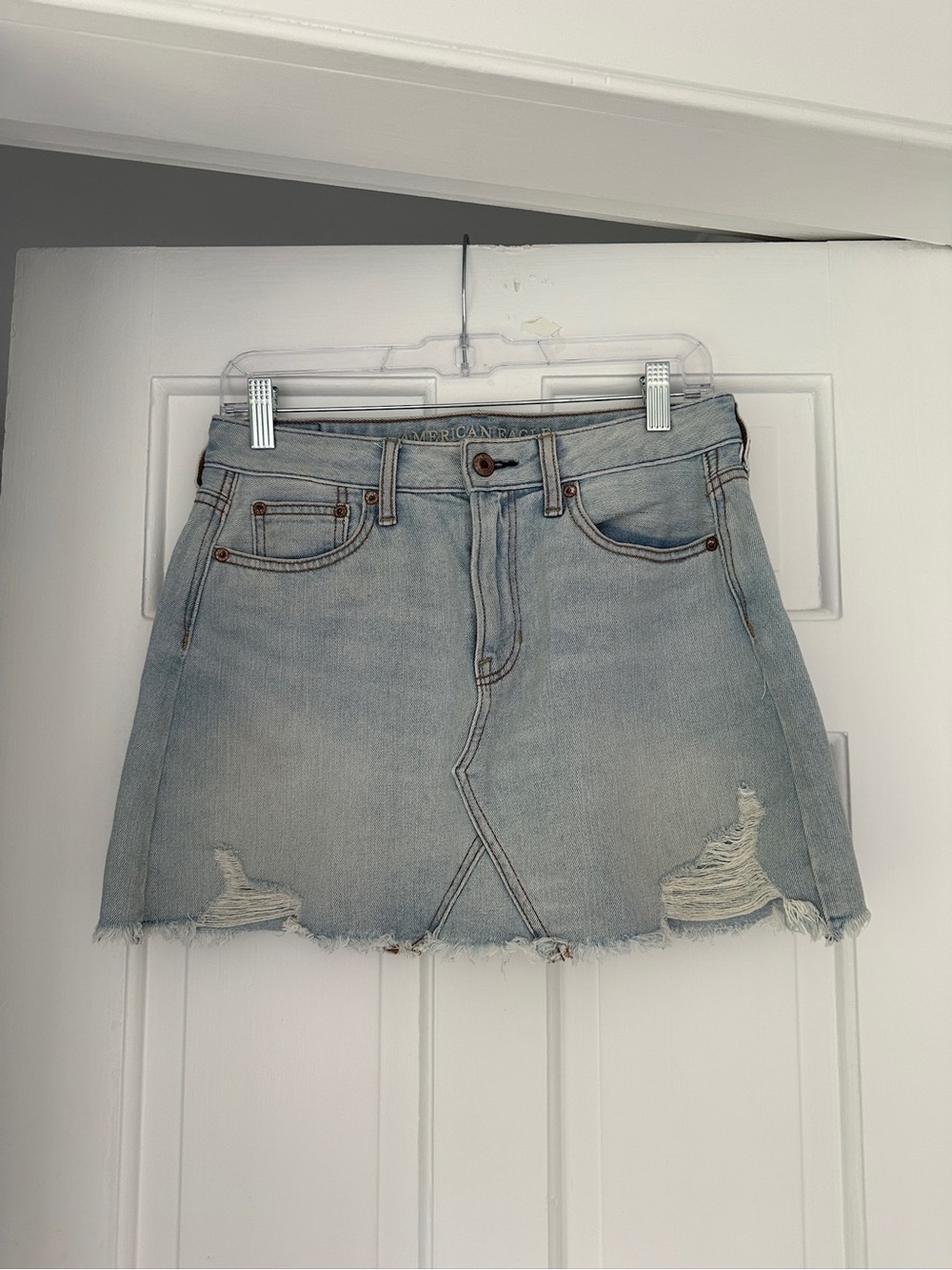 American Eagle Light Wash Distressed High Waisted Denim Jean Skirt in Size 4